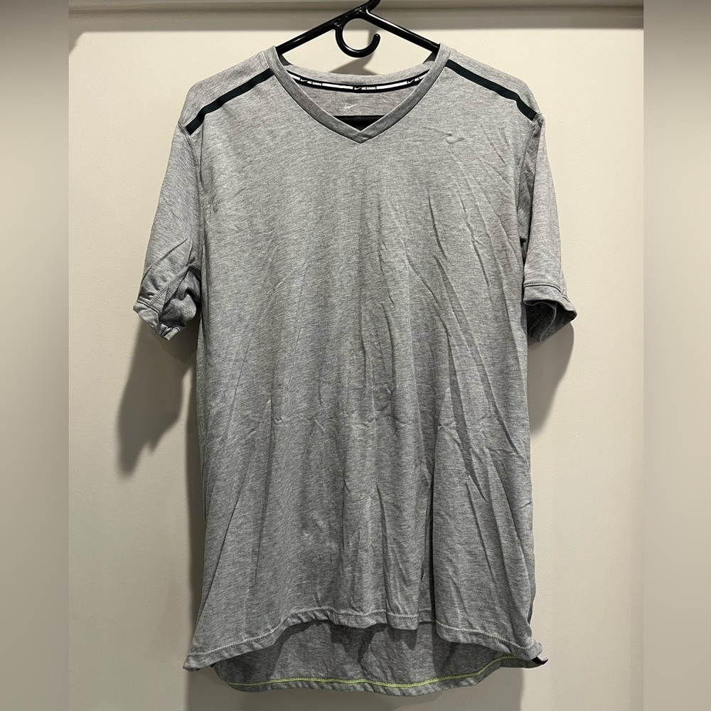 Men’s Nike running shirt size L